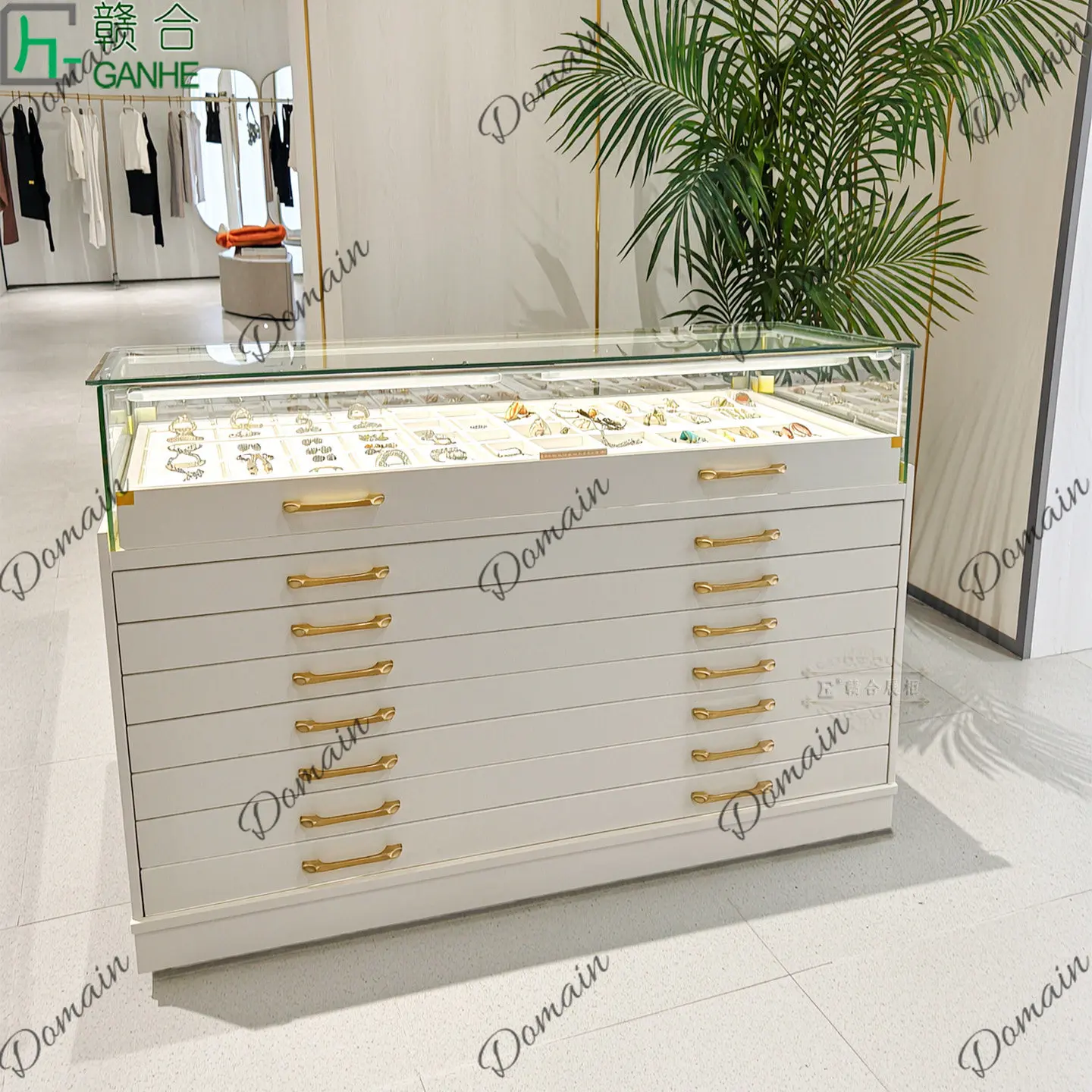Jewelry For Watches - 81 N – elegancka, szklana witryna